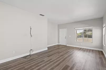 8427 Serio Way, Elk Grove, CA 95758 - Photo 4