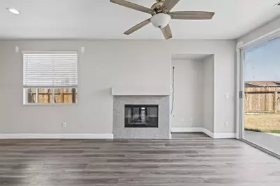 8427 Serio Way, Elk Grove, CA 95758 - Photo 10