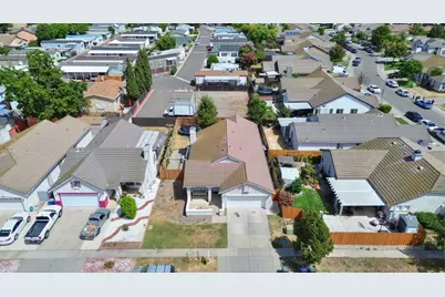 8427 Serio Way, Elk Grove, CA 98758 - Photo 40