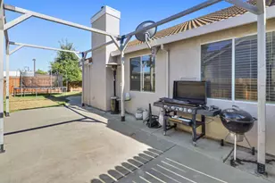 8427 Serio Way, Elk Grove, CA 95758 - Photo 42