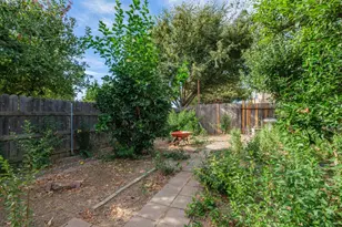 7250 Radha Dr, Sacramento, CA 95828 - Photo 44