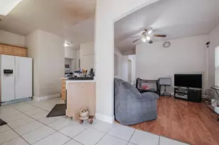 7250 Radha Dr, Sacramento, CA 95828 - Photo 18