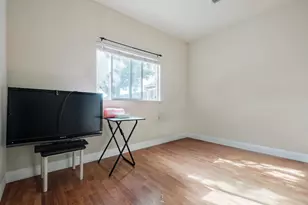 7250 Radha Dr, Sacramento, CA 95828 - Photo 14