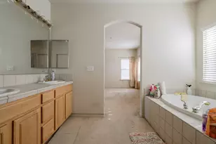 7250 Radha Dr, Sacramento, CA 95828 - Photo 28