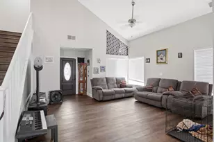 2025 Homer Henry Ct, Tracy, CA 95376 - Photo 10