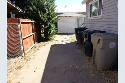 910 Calvados Avenue, Sacramento, CA 95815 - Photo 6