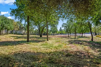 8933 Madison Avenue, Fair Oaks, CA 95628 - Photo 12
