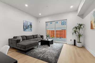 2821 Democracy Alley, Sacramento, CA 95816 - Photo 12