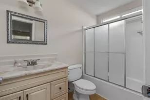 7949 Deer Water Dr, Sacramento, CA 95823 - Photo 18