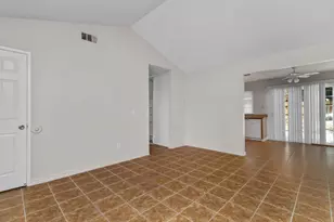 7949 Deer Water Dr, Sacramento, CA 95823 - Photo 4