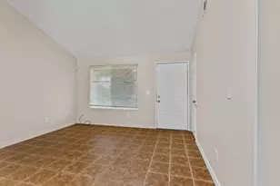 7949 Deer Water Dr, Sacramento, CA 95823 - Photo 6