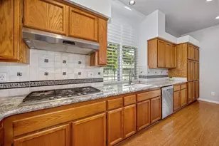 8735 Freesia Dr, Elk Grove, CA 95624 - Photo 14