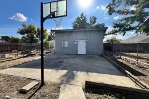 5326 E Meadowood Dr, Stockton, CA 95215 - Photo 34