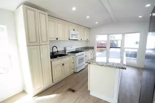 Mobile Way, Sacramento, CA 95834 - Photo 2