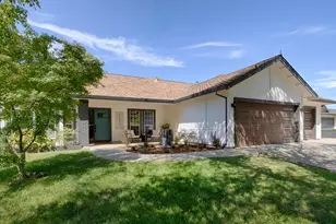 3209 Max Ct, Carmichael, CA 95608 - Photo 2