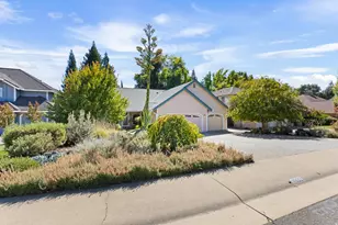 8522 Kenneth Ridge Ct, Fair Oaks, CA 95628 - Photo 2