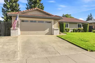 611 Jo Anne Ln, Roseville, CA 95678 - Photo 2