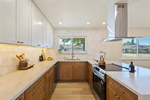 8949 Plaza Park Dr, Elk Grove, CA 95624 - Photo 4