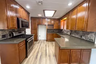 3450 Sierra View Ln, Sacramento, CA 95821 - Photo 2