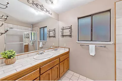 1733 38th Street, Sacramento, CA 95816 - Photo 30