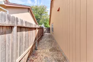5957 Sawyer Cir, Sacramento, CA 95823 - Photo 34