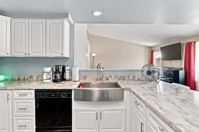 5957 Sawyer Circle, Sacramento, CA 95823 - Photo 18