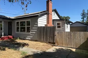 1405 E 22nd St, Merced, CA 95340 - Photo 2