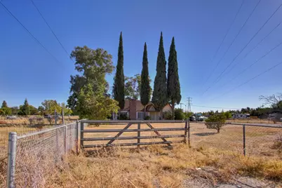 8016 Stevenson Avenue, Sacramento, CA 95828 - Photo 32