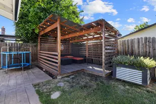 2090 Pebblewood Dr, Sacramento, CA 95833 - Photo 8
