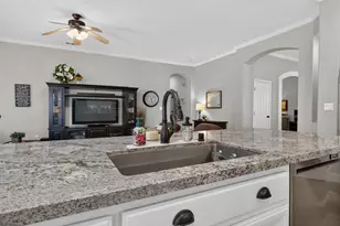 9401 Rainbow Falls Way, Elk Grove, CA 95624 - Photo 32