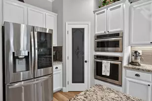 9401 Rainbow Falls Way, Elk Grove, CA 95624 - Photo 30