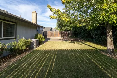8208 Cottonfield Way, Sacramento, CA 95828 - Photo 38