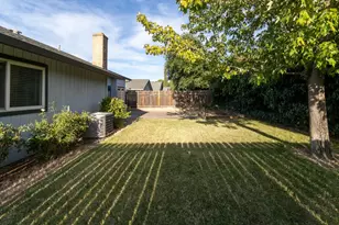 8208 Cottonfield Way, Sacramento, CA 95828 - Photo 38