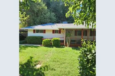 1075 Hedge Avenue, Olivehurst, CA 95961 - Photo 1