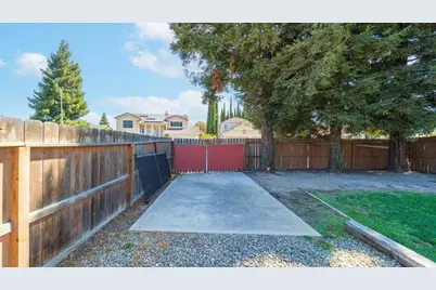 831 Sugar Pine Drive, Lathrop, CA 95330 - Photo 28