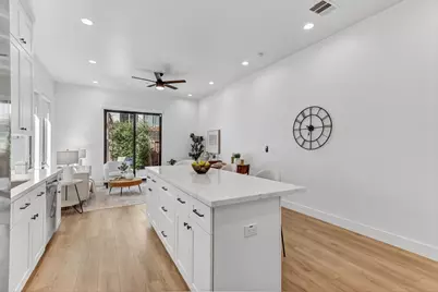 2713 Democracy Alley, Sacramento, CA 95816 - Photo 12