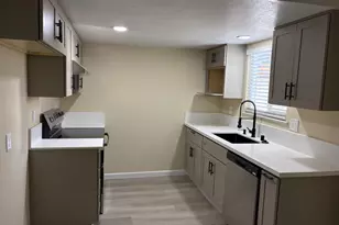 2781 65th Ave, Sacramento, CA 95822 - Photo 2
