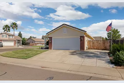 894 Strathaven Way, Galt, CA 95632 - Photo 4