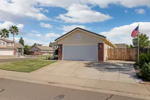 894 Strathaven Way, Galt, CA 95632 - Photo 4