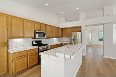 933 Lake Canyon Avenue, Galt, CA 95632 - Photo 16