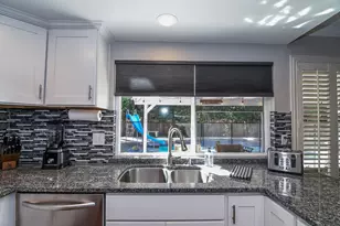 9776 Mira Del Rio Dr, Sacramento, CA 95827 - Photo 26