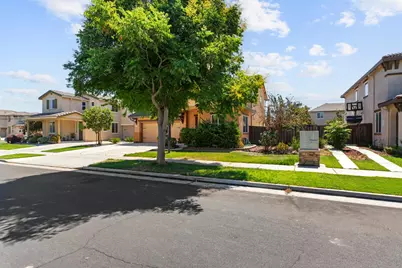 708 Liberty Point, Lathrop, CA 95330 - Photo 2