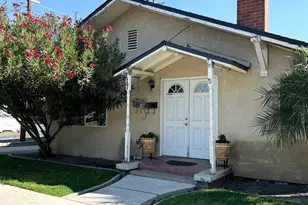 117 S Palm St, Turlock, CA 95380 - Photo 2