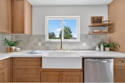 5701 Mount Shasta Court, Sacramento, CA 95842 - Photo 8