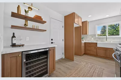 5701 Mount Shasta Court, Sacramento, CA 95842 - Photo 6