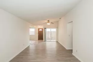 7246 Fletcher Farm Dr, Sacramento, CA 95828 - Photo 14