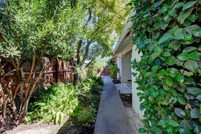705 Leytonstone Avenue, Modesto, CA 95355 - Photo 32