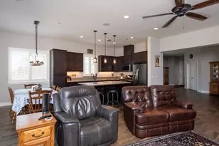 2360 Mustang Dr, Oakdale, CA 95361 - Photo 14
