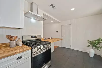 605 Westacre Road, West Sacramento, CA 95691 - Photo 10