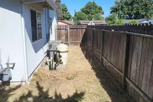 9379 Mira Del Rio Dr, Sacramento, CA 95827 - Photo 2